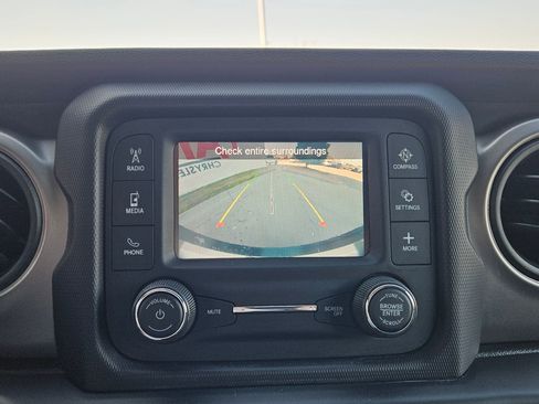 Used 2020 Jeep Wrangler Sport image 30