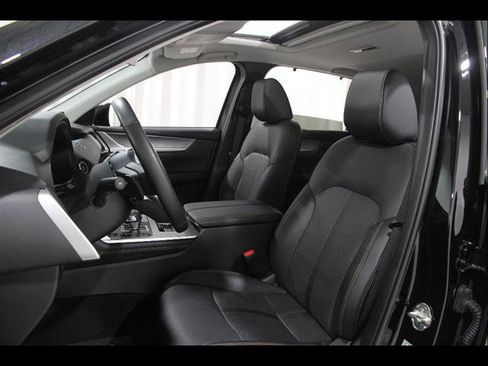 Certified 2024 MAZDA CX-90 Plug-In Hybrid w/ Preferred AWD/4WD image 5