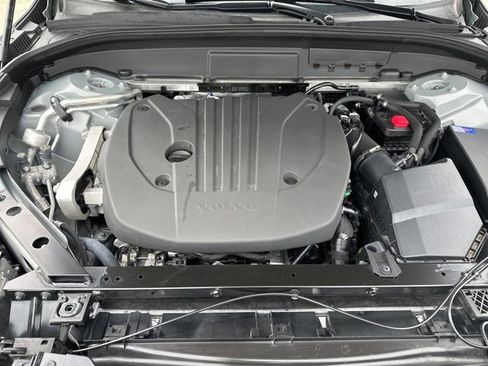 Certified 2025 Volvo XC60 B5 Plus image 34