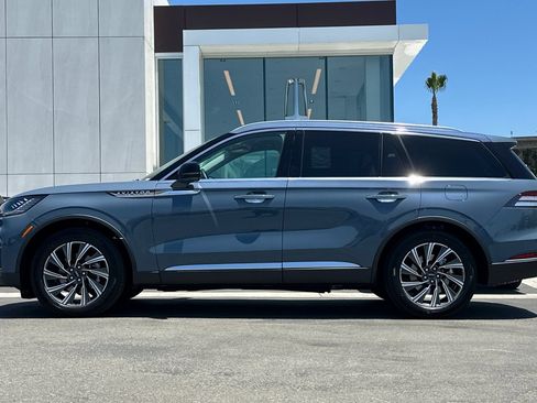 Used 2026 Lincoln Aviator 2WD image 6