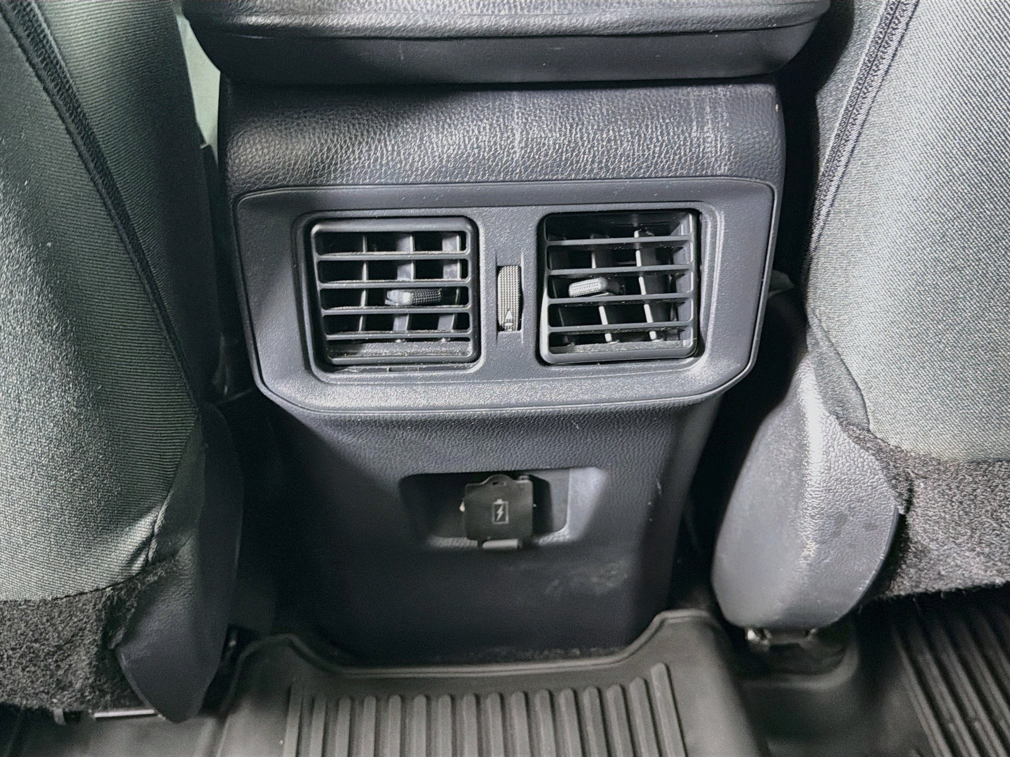 Used 2024 Toyota RAV4 LE AWD/4WD image 27