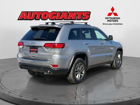 Used 2020 Jeep Grand Cherokee Limited image 2