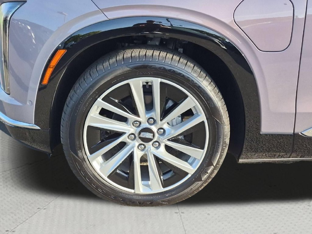 Certified 2026 Cadillac Vistiq Luxury AWD/4WD image 31