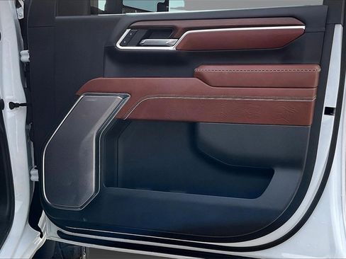 Used 2024 GMC Sierra 2500 Denali Ultimate image 25