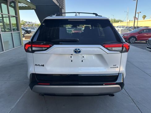 Used 2024 Toyota RAV4 SE w/ Convenience Package image 12