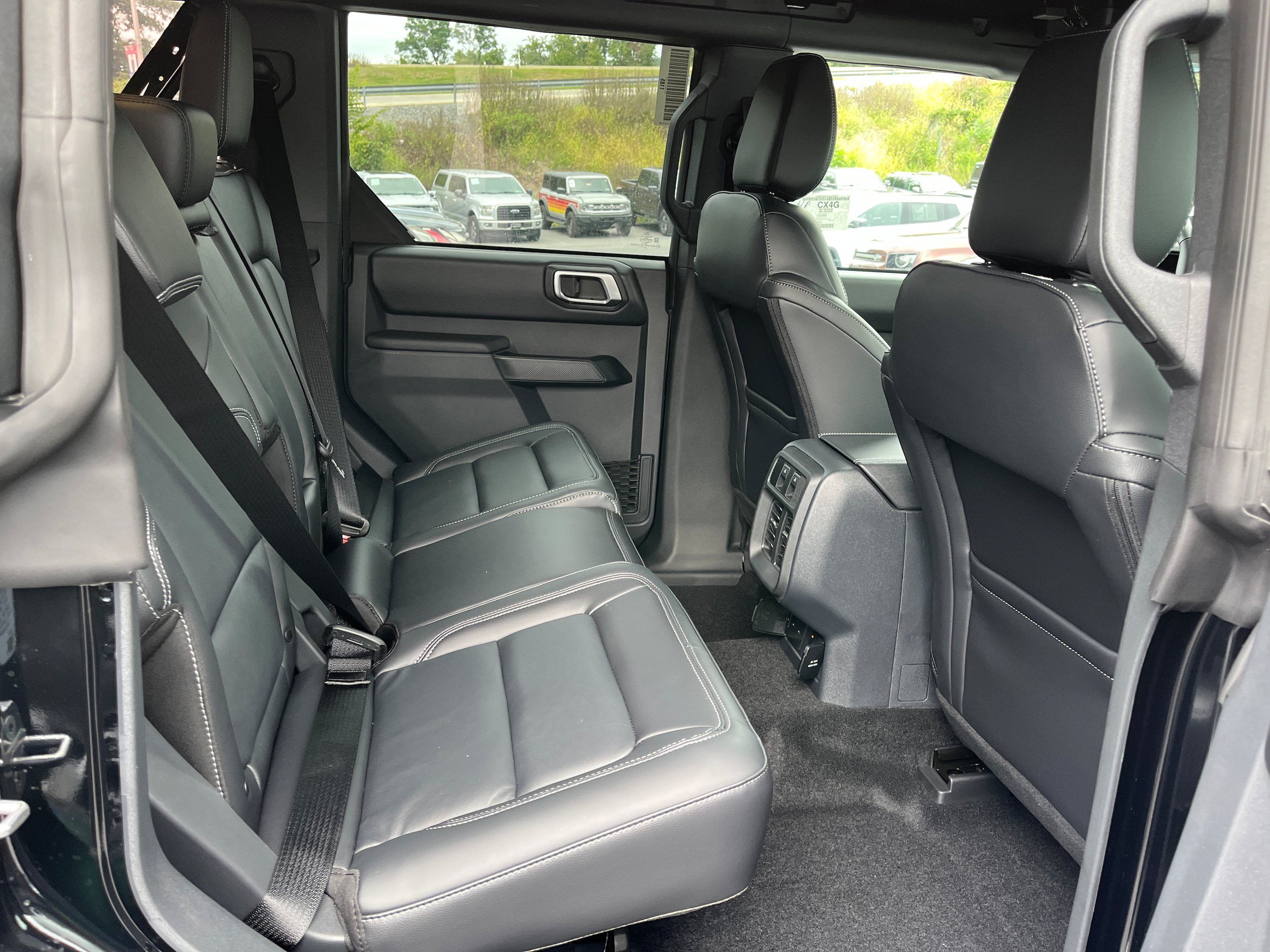 New 2026 Ford Bronco Outer Banks AWD/4WD image 8