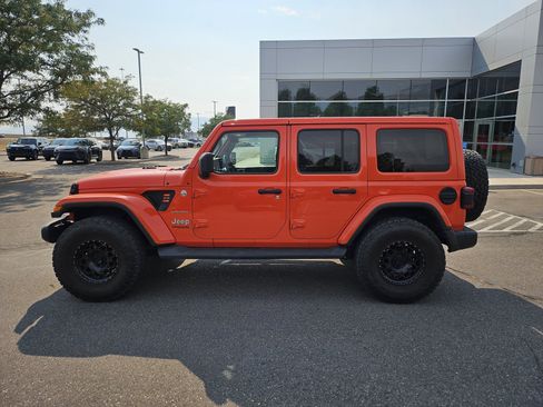 Used 2019 Jeep Wrangler Unlimited Sahara w/ Uconnect 4C Nav & Sound Group AWD/4WD image 9