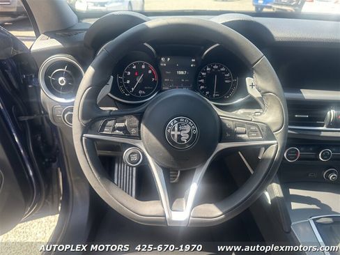 Used 2018 Alfa Romeo Stelvio Sport w/ Quick Order Package 22J Sport AWD/4WD image 26