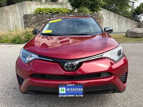 Used 2018 Toyota RAV4 LE AWD/4WD image 9