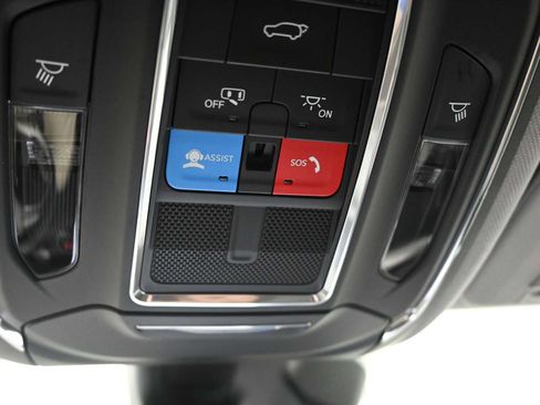 Used 2023 Jeep Grand Cherokee Limited w/ Black Appearance Package image 26