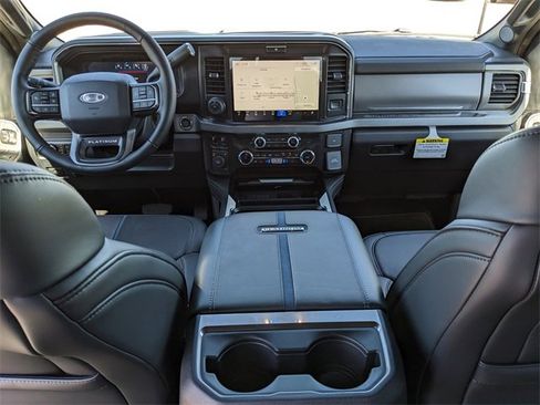 Used 2025 Ford F450 Platinum image 15