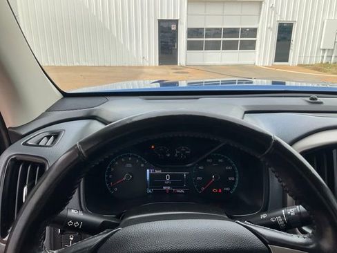 Used 2018 Chevrolet Colorado Z71 AWD/4WD image 12