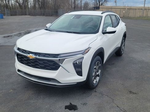 New 2026 Chevrolet Trax LT FWD image 5