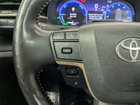 Certified 2024 Toyota Crown w/ Advanced Technology Package AWD/4WD image 17