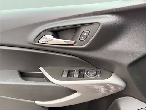 Used 2024 Chevrolet Trax LS w/ LS Convenience Package image 22