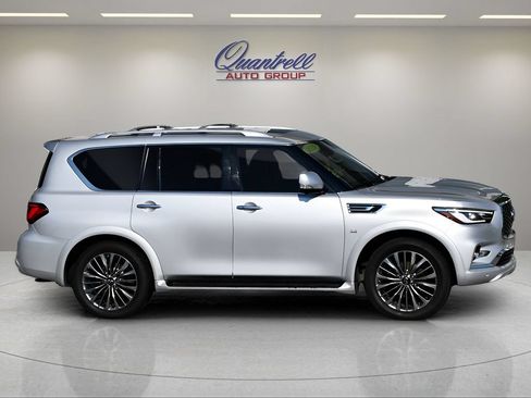 Used 2019 INFINITI QX80 Luxe w/ 22" Wheel Package AWD/4WD image 3