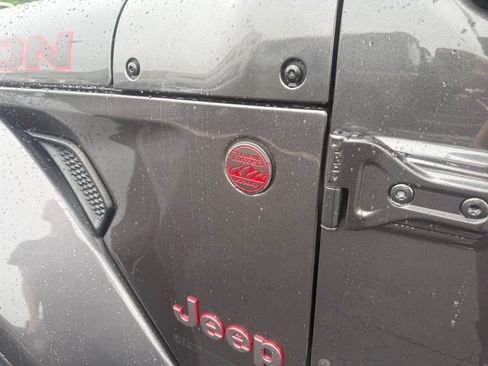 Used 2020 Jeep Gladiator Rubicon AWD/4WD image 13