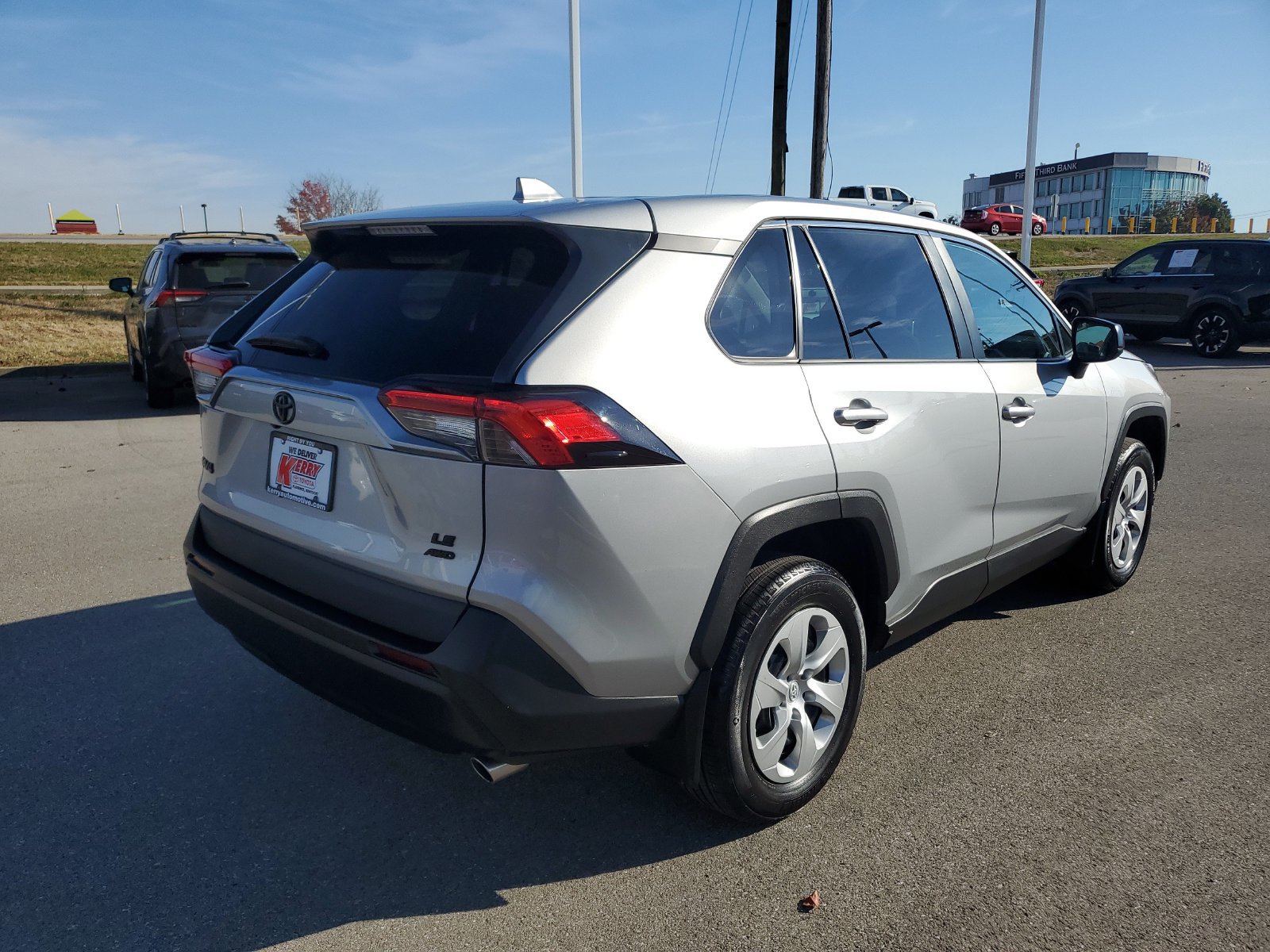 Certified 2024 Toyota RAV4 LE AWD/4WD image 4