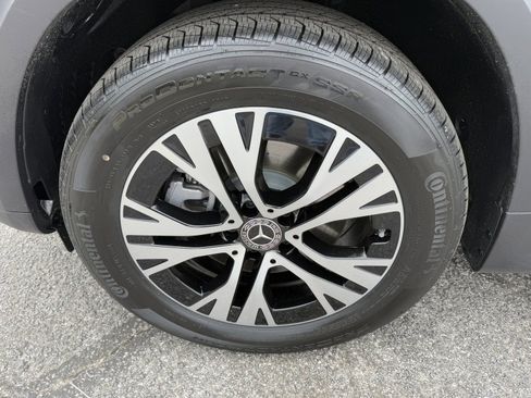 Certified 2025 Mercedes-Benz GLB 250 image 6