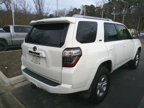 Used 2018 Toyota 4Runner SR5 Premium image 7