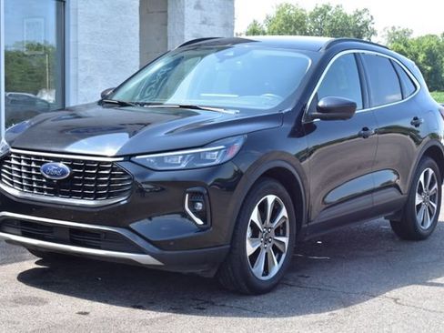 Used 2023 Ford Escape Platinum AWD/4WD image 16