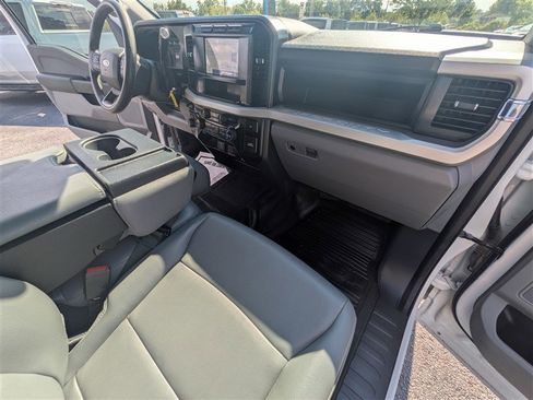 Used 2023 Ford F250 XL w/ XL Chrome Package image 24