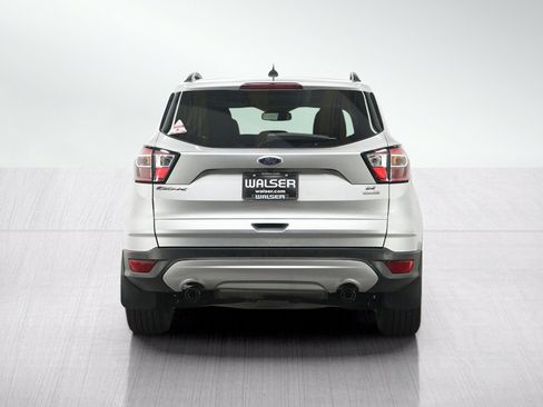 Used 2018 Ford Escape SE w/ Ford Safe & Smart Package FWD image 4