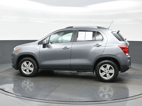 Used 2020 Chevrolet Trax LT w/ LPO, Cargo Package AWD/4WD image 3