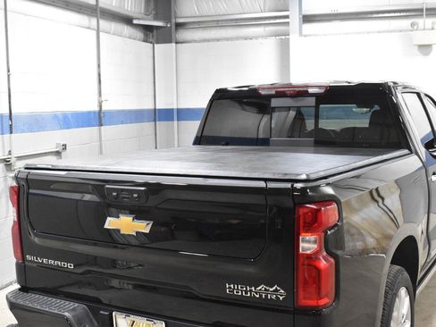 Used 2026 Chevrolet Silverado 1500 High Country w/ Technology Package AWD/4WD image 23