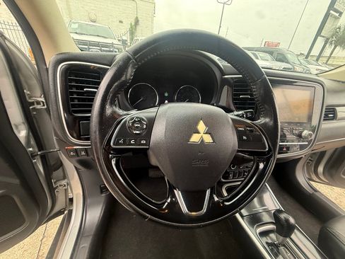 Used 2020 Mitsubishi Outlander SE FWD image 22