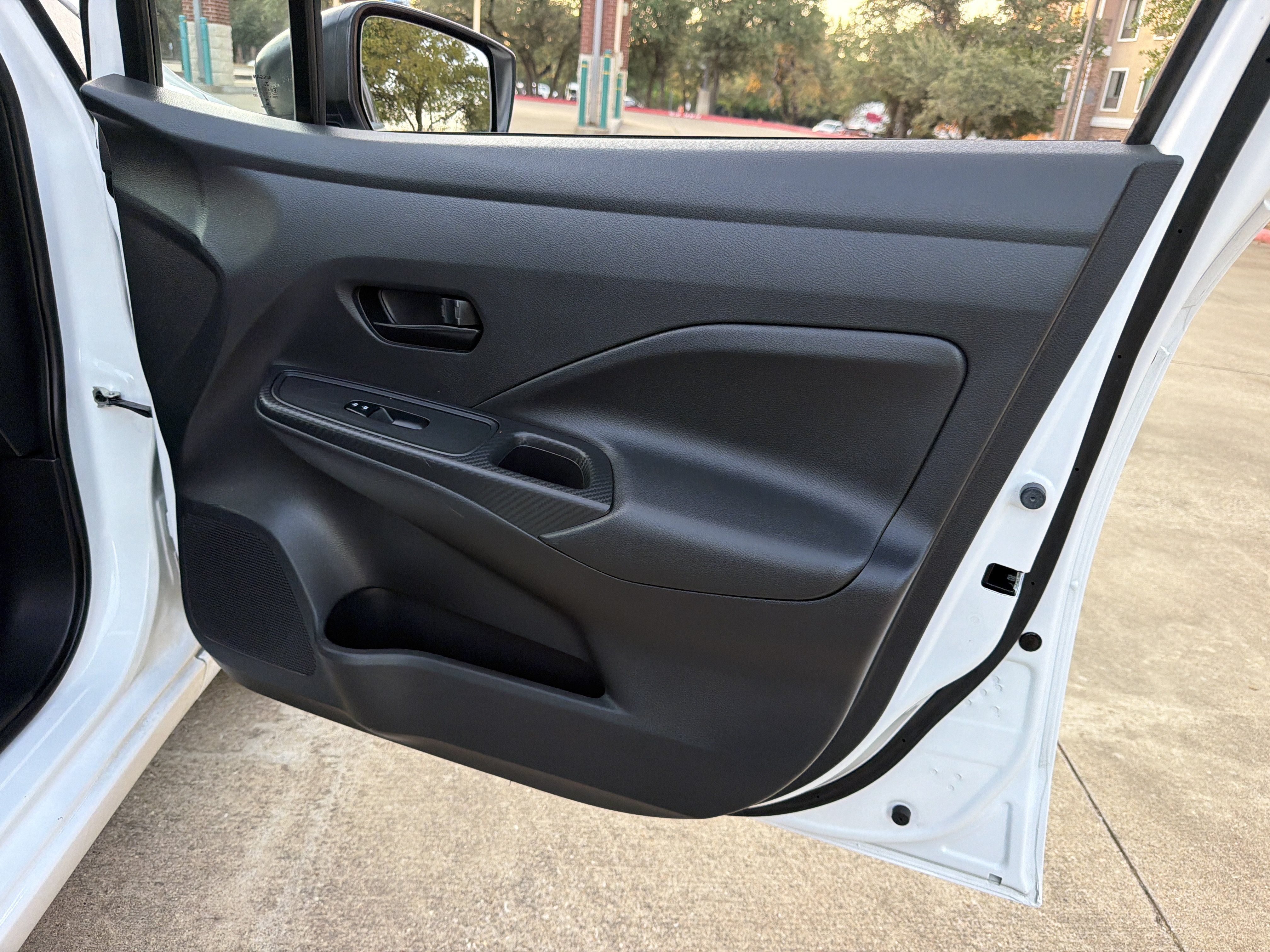 Used 2021 Nissan Versa S FWD image 9
