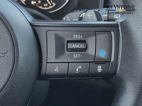 Used 2024 Nissan Rogue SV image 28