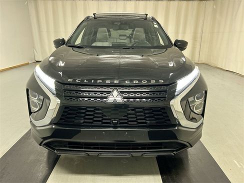 Used 2023 Mitsubishi Eclipse Cross SEL image 3