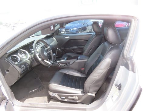 Used 2011 Ford Mustang GT Premium w/ Electronics Pkg RWD image 18