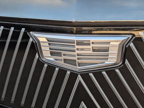 Used 2025 Cadillac Escalade IQ Sport 2 AWD/4WD image 2