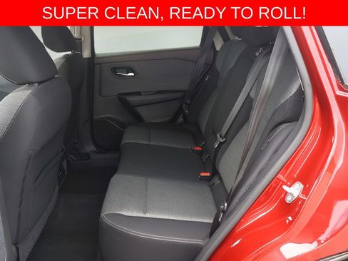 Used 2022 Nissan Rogue SV FWD image 12