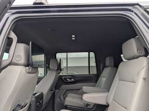 Used 2024 Chevrolet Suburban Z71 w/ Z71 Off-Road Package AWD/4WD image 10