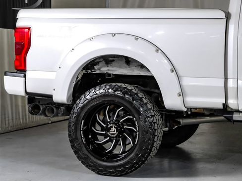 Used 2019 Ford F250 Lariat w/ Lariat Ultimate Package AWD/4WD image 5