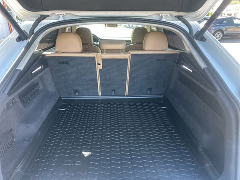 Used 2020 Audi Q8 Prestige w/ Prestige Package image 17