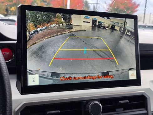 Used 2024 Toyota Tacoma TRD Off-Road image 20