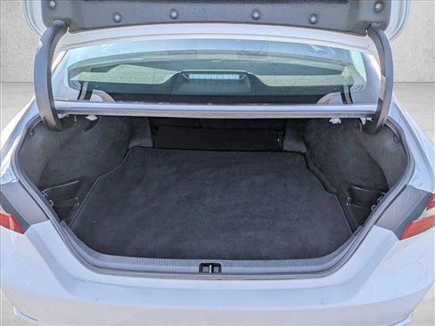 Used 2024 Toyota Camry SE image 5