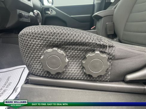 Used 2019 Nissan Frontier PRO-4X image 13