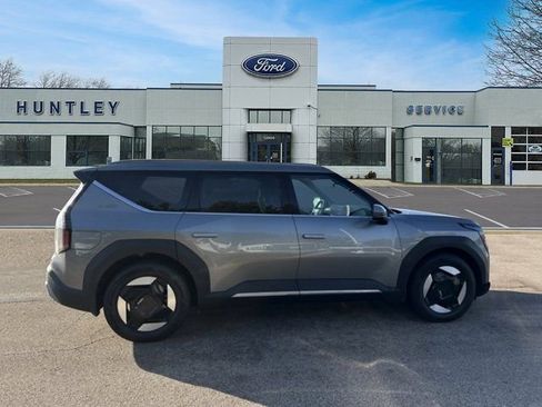 Used 2024 Kia EV9 Wind image 5