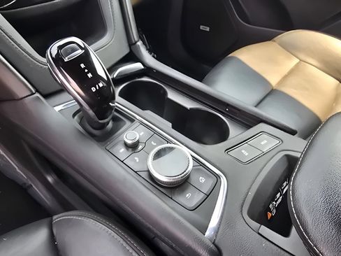 Used 2020 Cadillac XT6 Premium Luxury AWD/4WD image 18