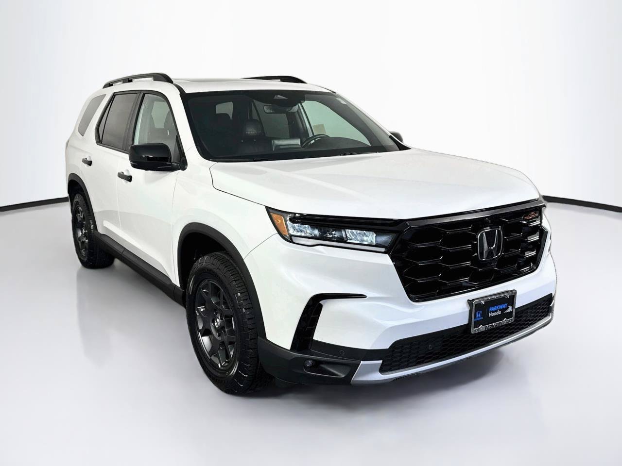 Used 2025 Honda Pilot TrailSport image 10