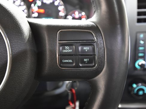 Used 2012 Jeep Liberty Sport image 19