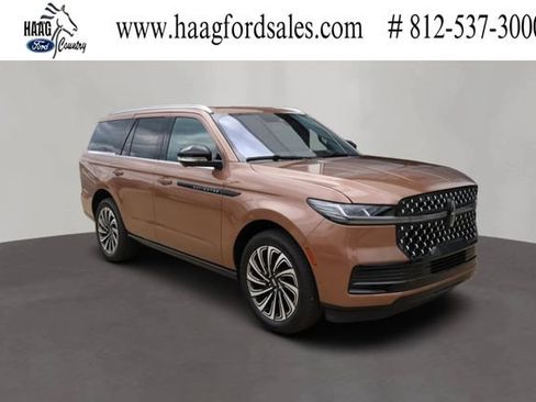 Used 2025 Lincoln Navigator Black Label AWD/4WD image 1