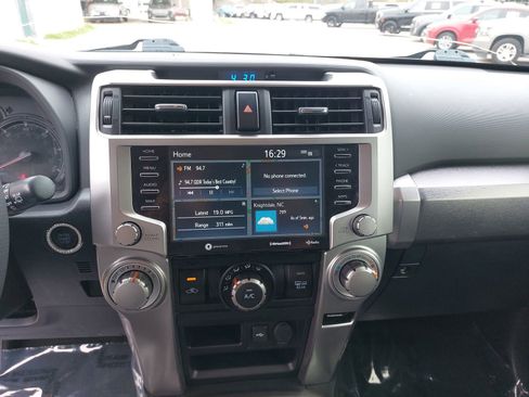 Used 2020 Toyota 4Runner SR5 Premium w/ Moonroof Package image 21