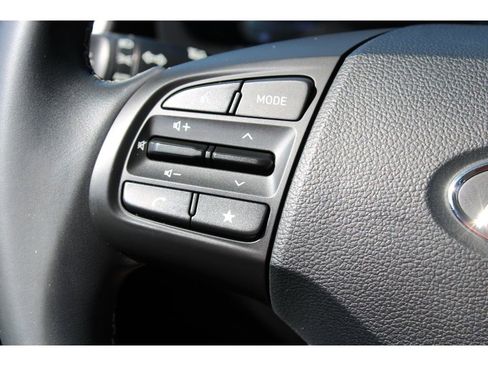 Used 2024 Hyundai Venue Limited image 21