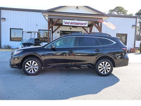 Used 2020 Subaru Outback Premium image 2